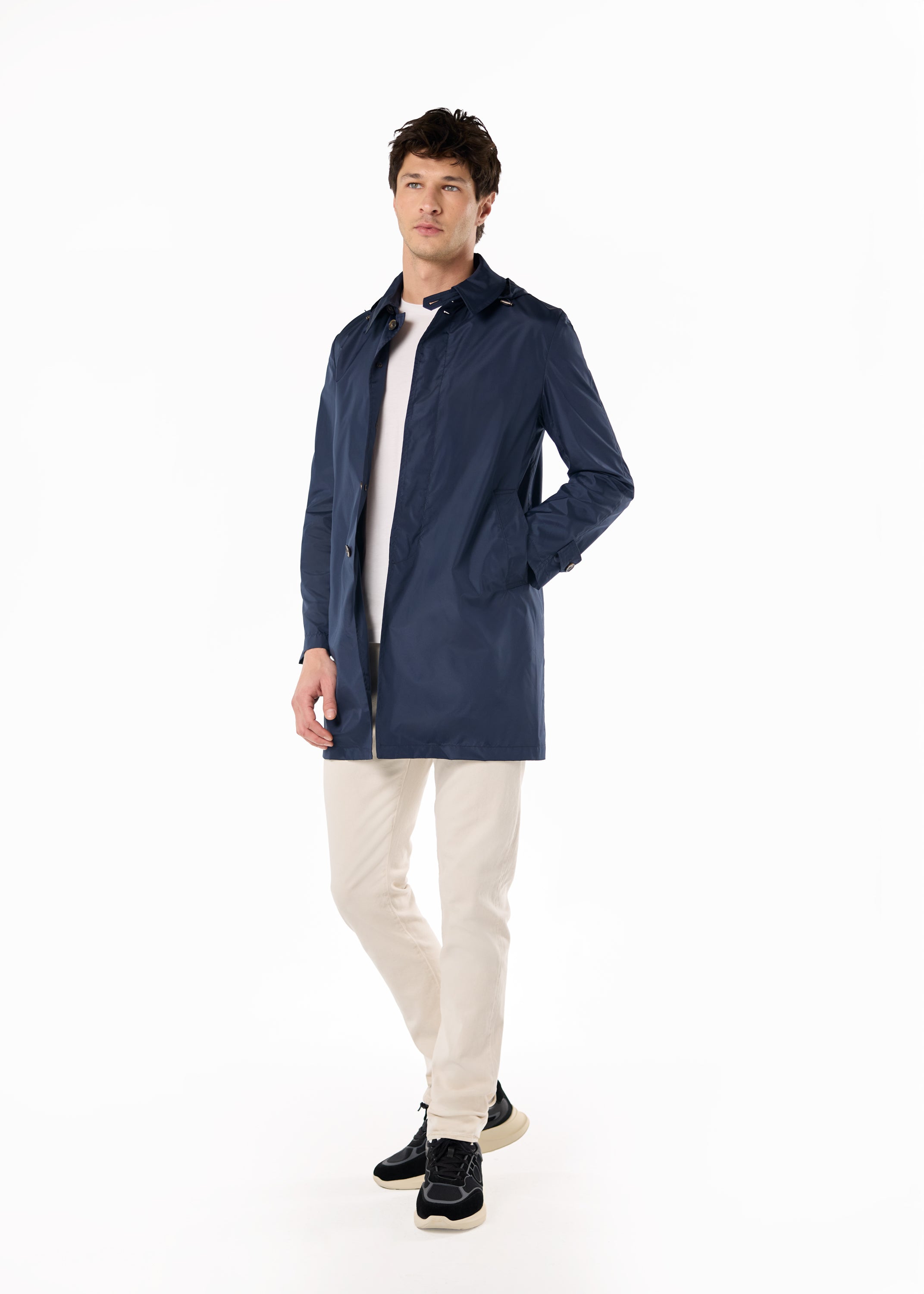L'İMPERMEABLE TRENCHCOAT